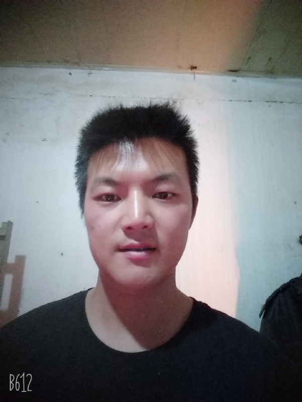 风轻云淡的第一张照片--禄丰中老年相亲网